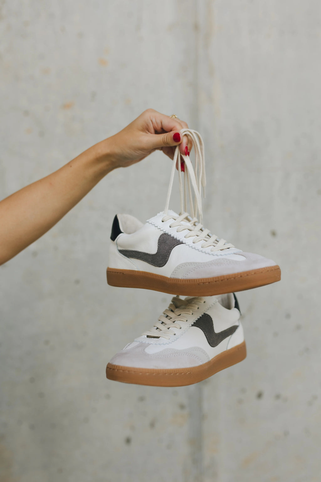 dolce vita notice - white / grey leather
