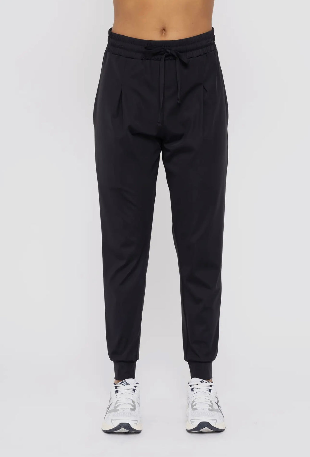 solid pleated front jogger