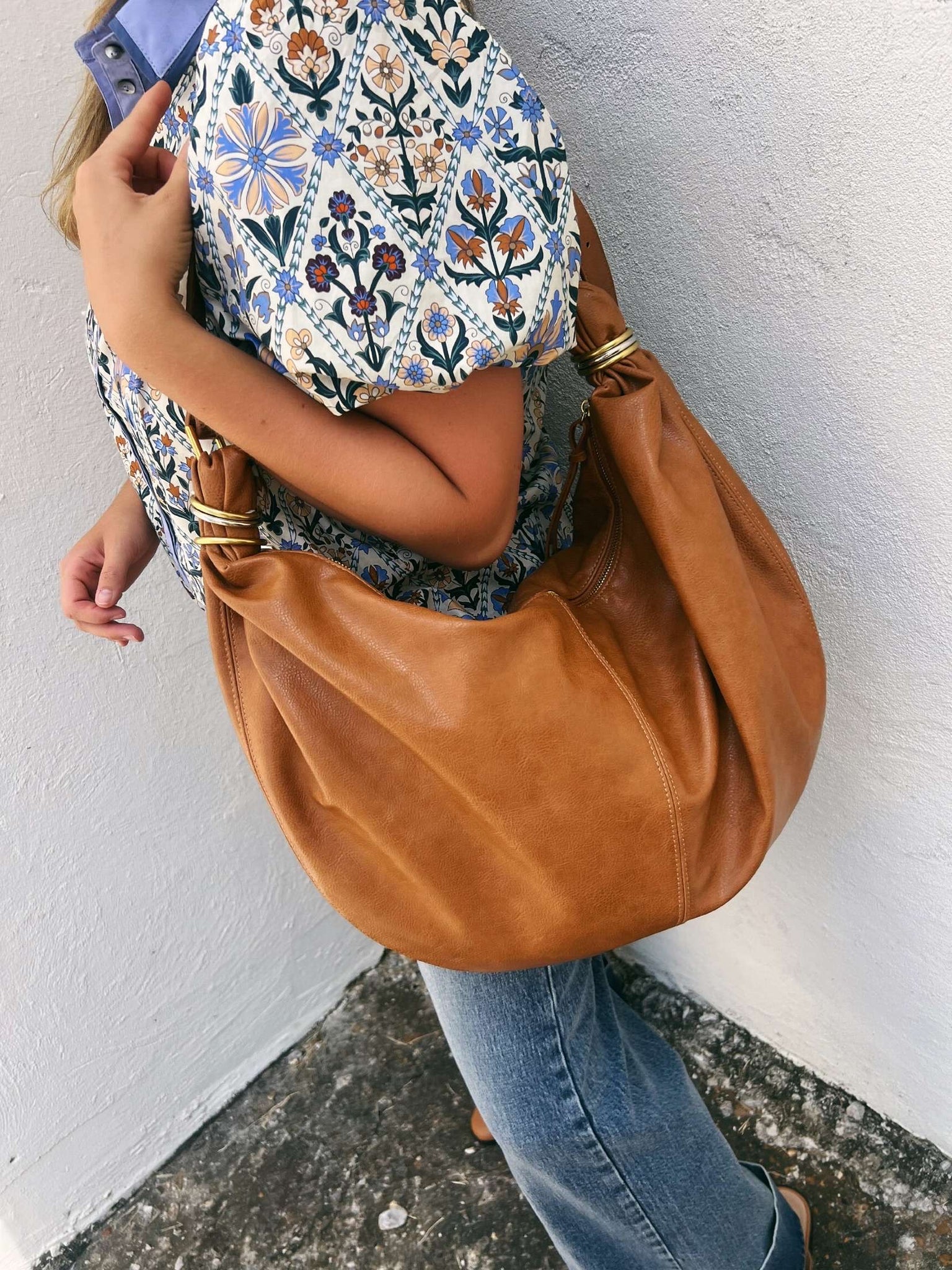 cecelia hobo bag - tan