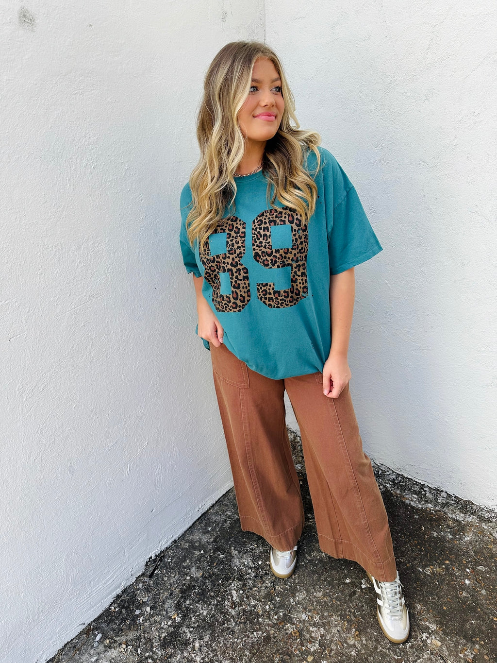 leopard 89 graphic tee in teal