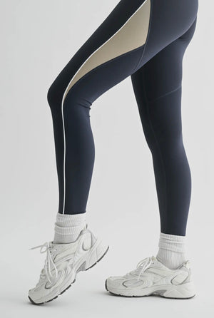 flexform active set in navy