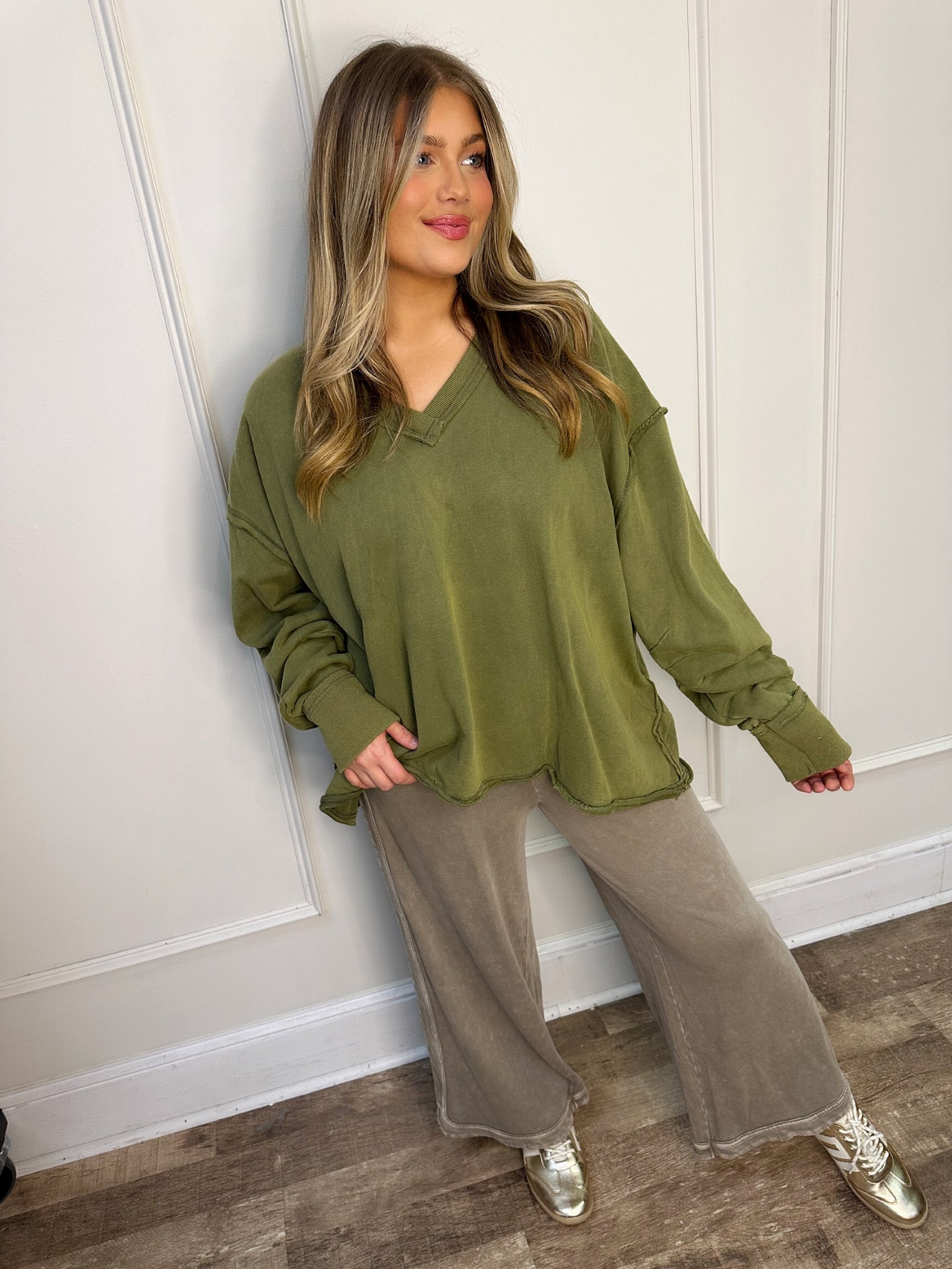 baylee oversized pullover in olive
