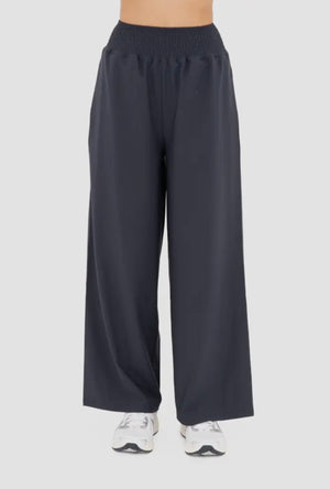 relax ease wide leg pant in navy