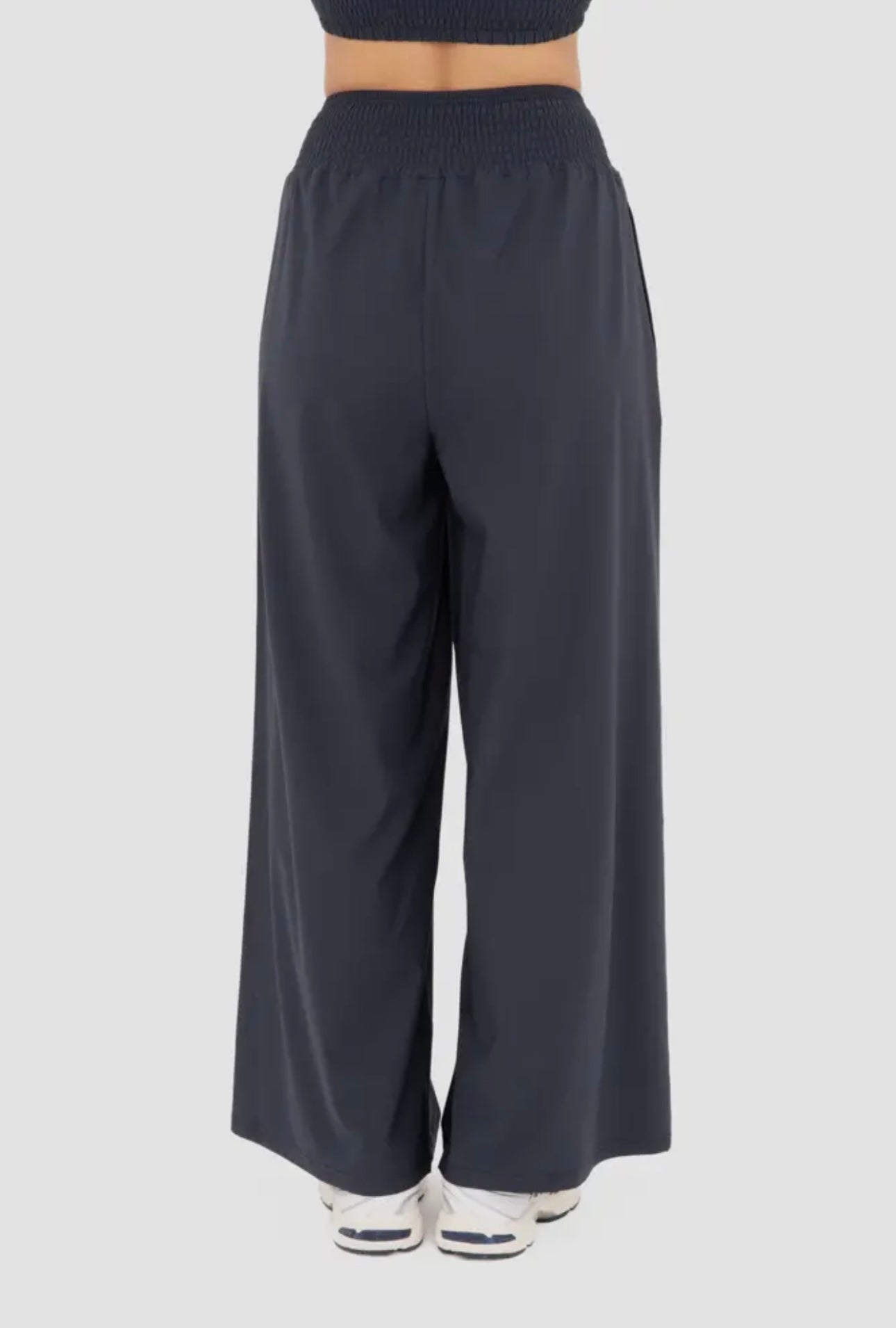 relax ease wide leg pant in navy