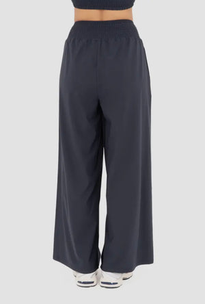 relax ease wide leg pant in navy