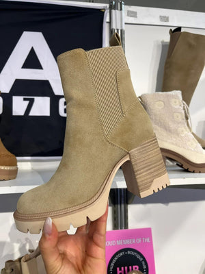 mia novie boot