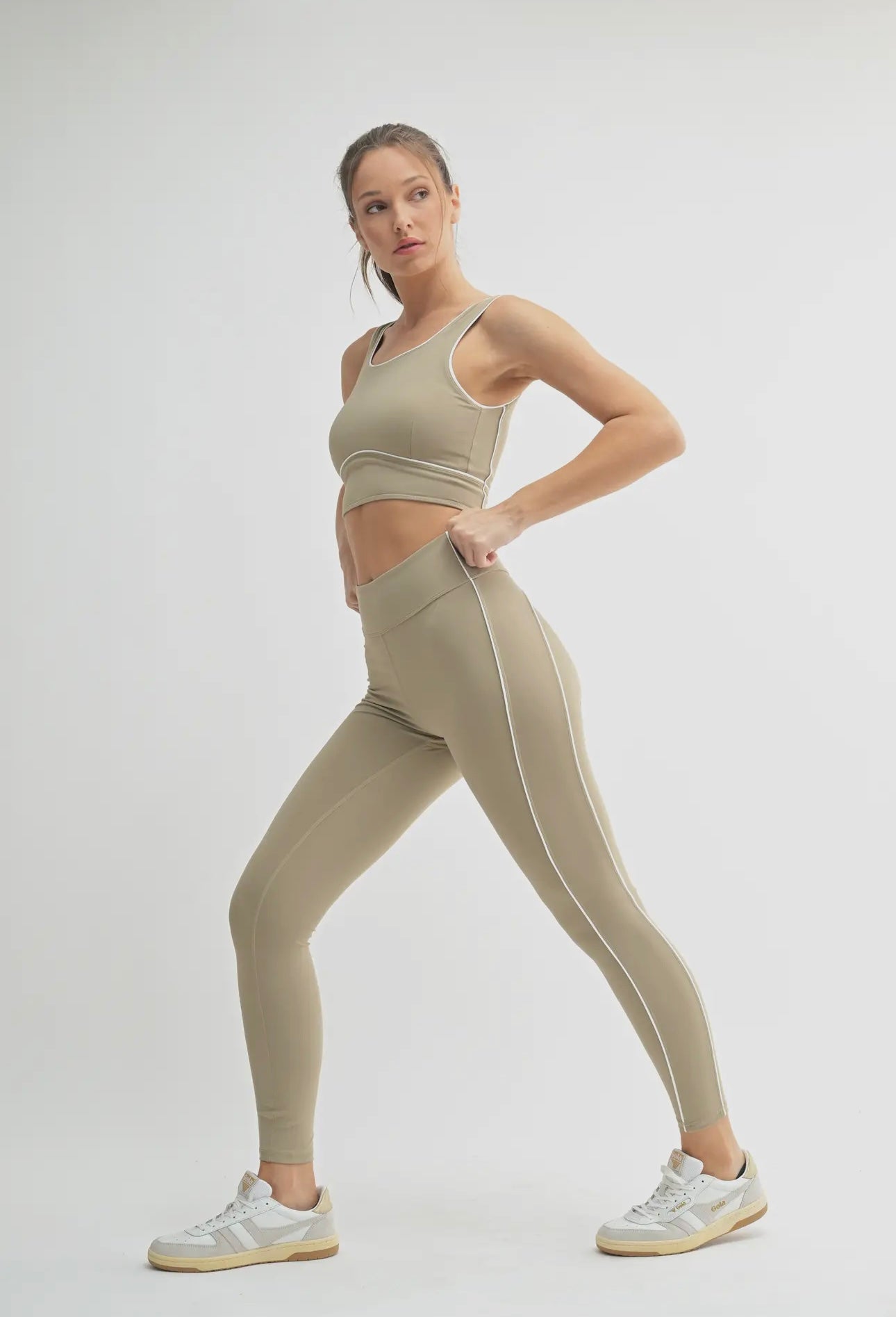 flexfit contrast piping active set in taupe