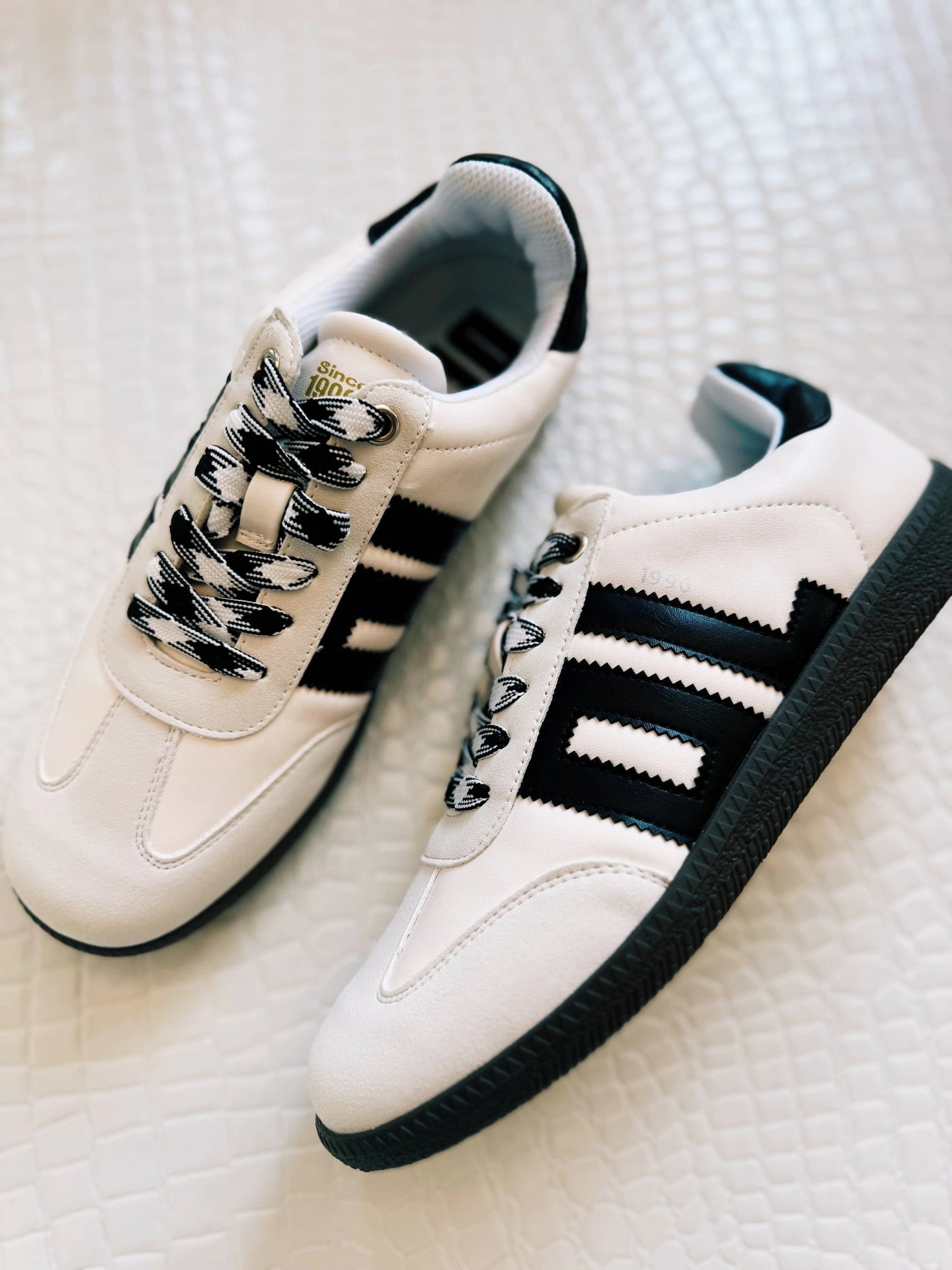 dirty laundry track star in multi white