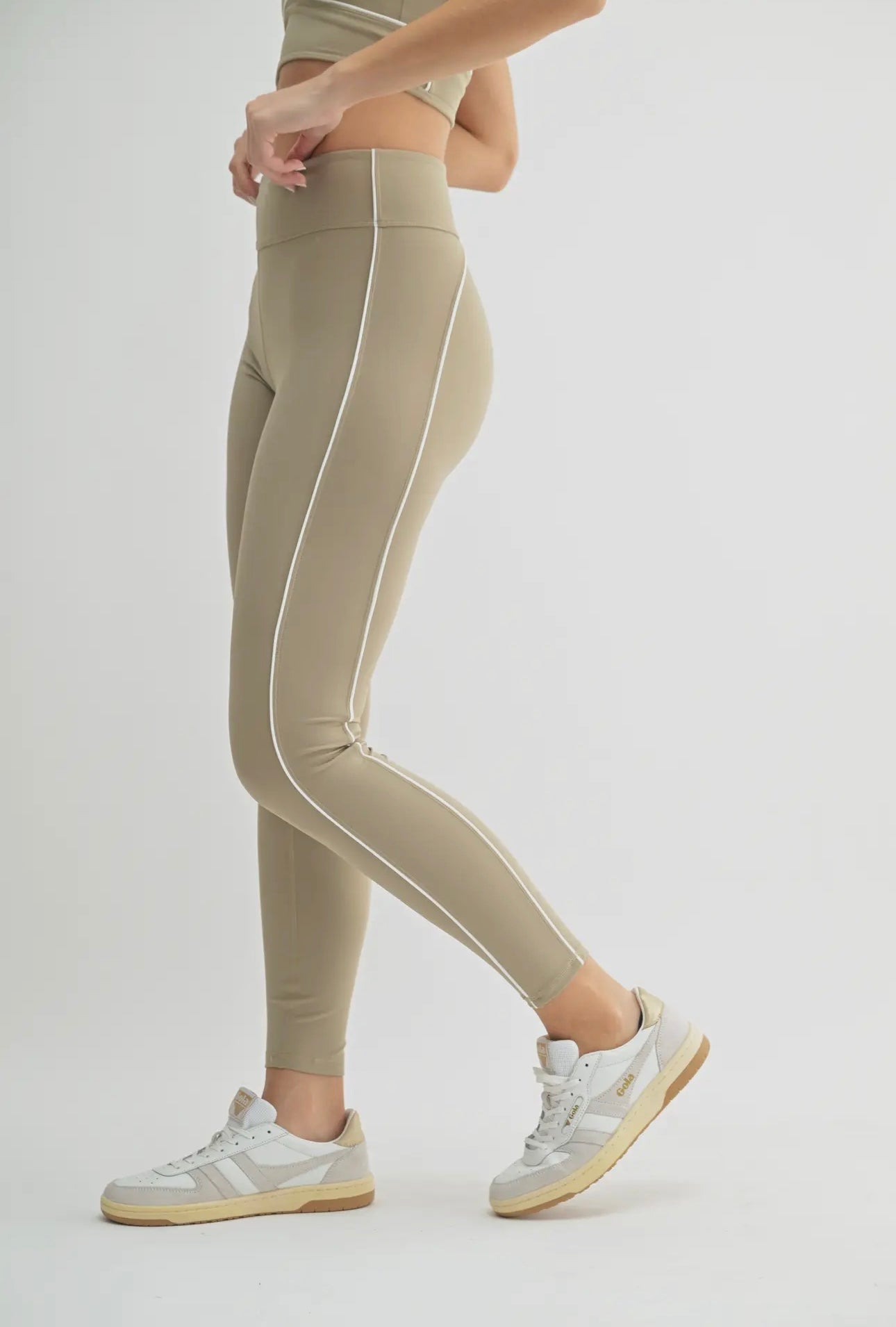 flexfit contrast piping active set in taupe