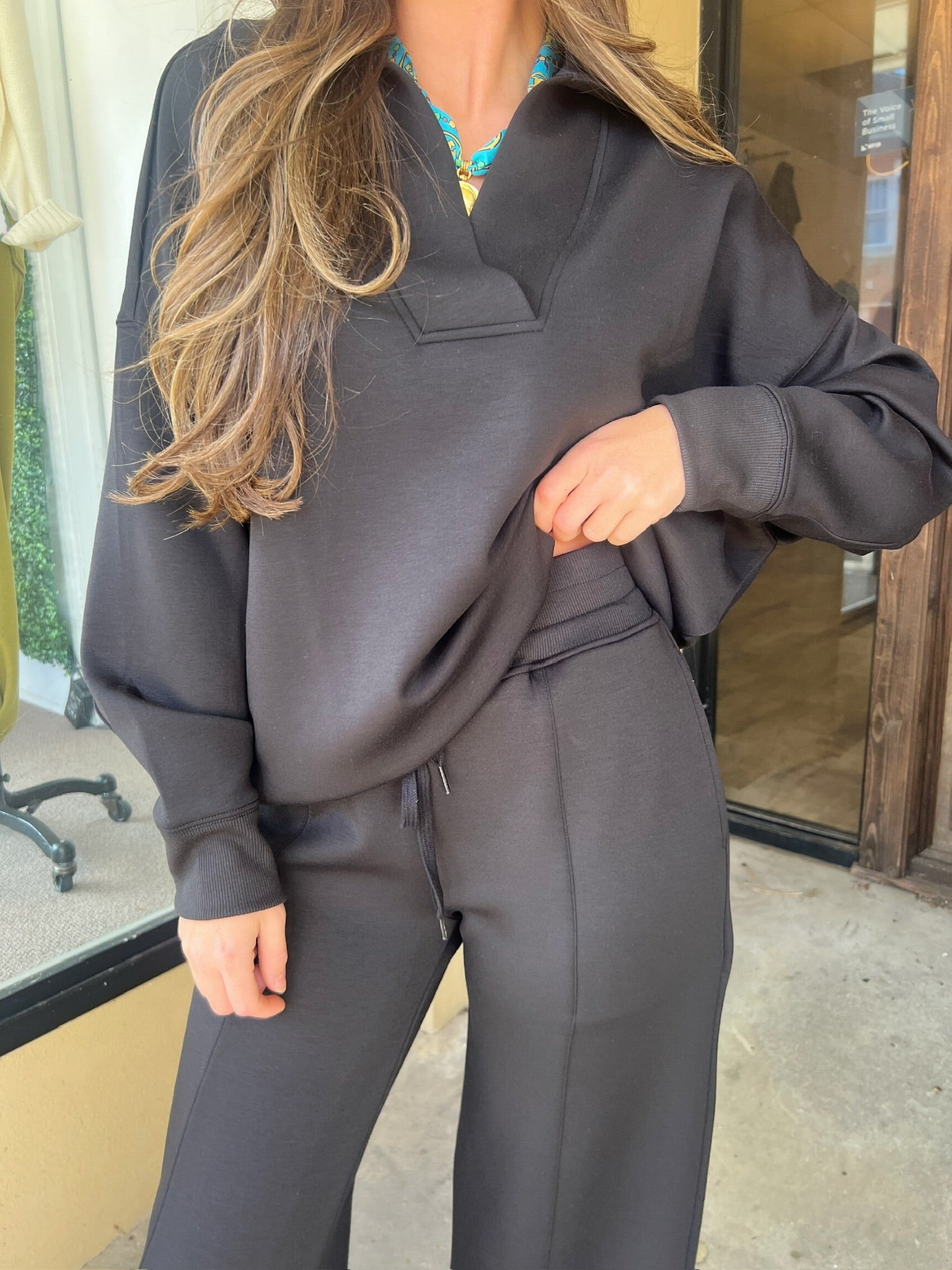 scuba collared set in black