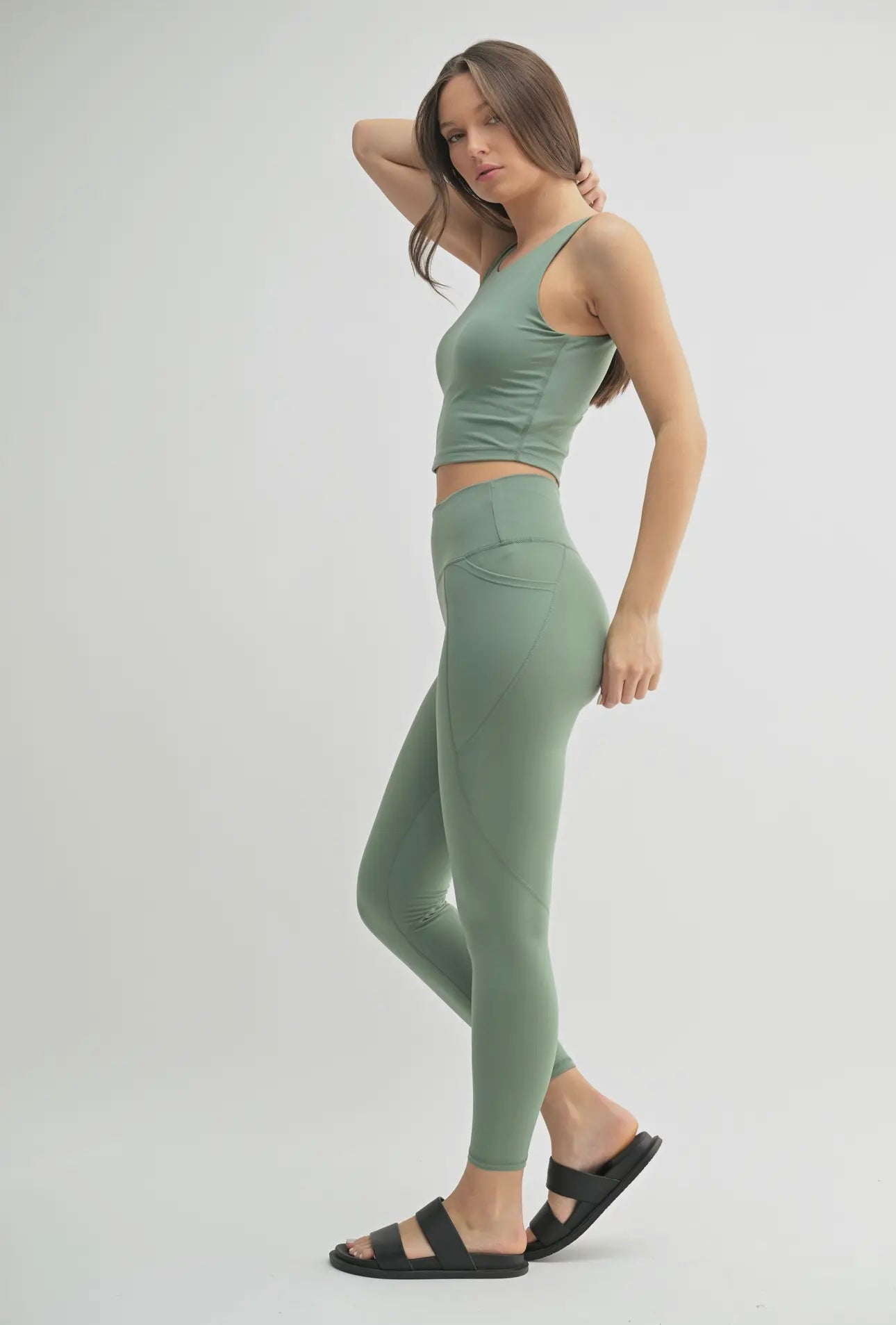 venice cloud light sculpt legging in moss